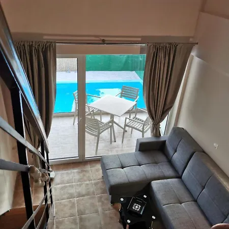 Hotel Capital Lux 3* נידרי