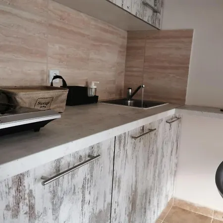 Hotel Capital Lux 3* נידרי