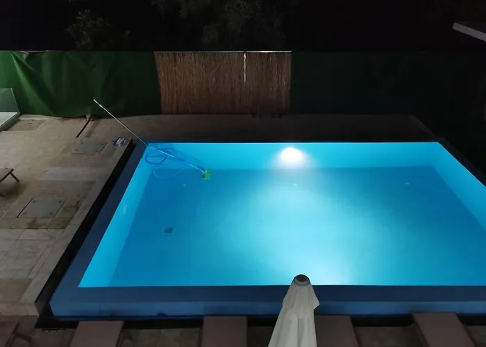 Hotel Capital Lux 3* נידרי