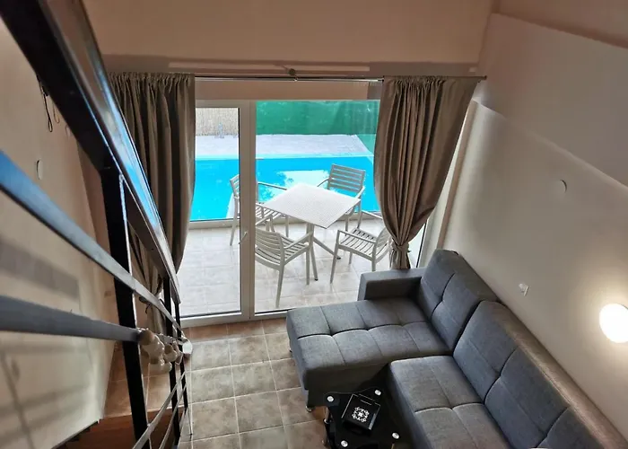 Hotel Capital Lux 3* נידרי